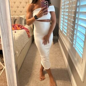 beautiful white midi dress from Zara!